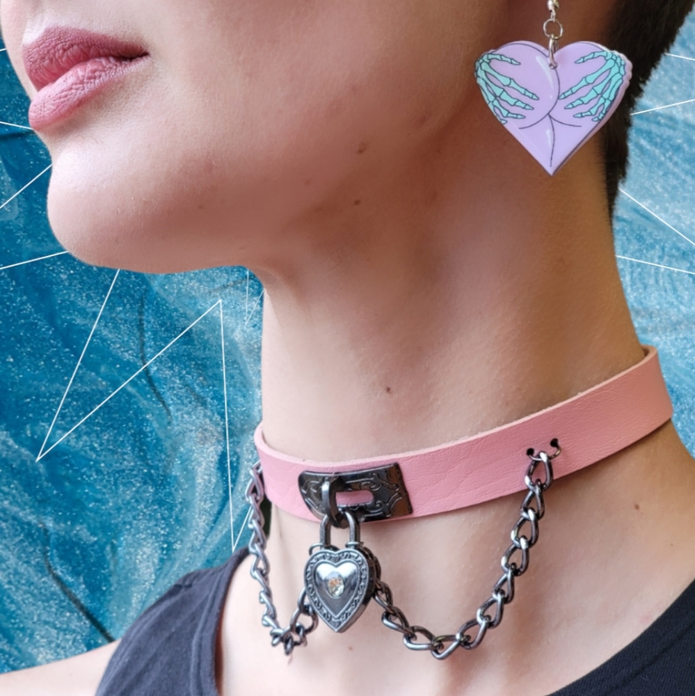 Neko Vibes Choker | Heart Locket Chains | Anime Kawaii Pastel Bubblegum Pink